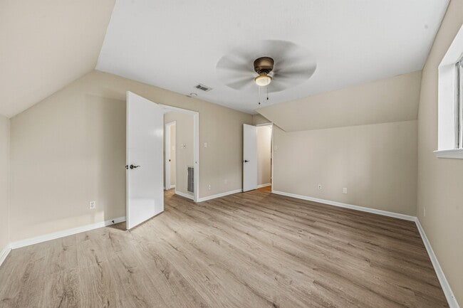 Building Photo - 119 Laura Ln