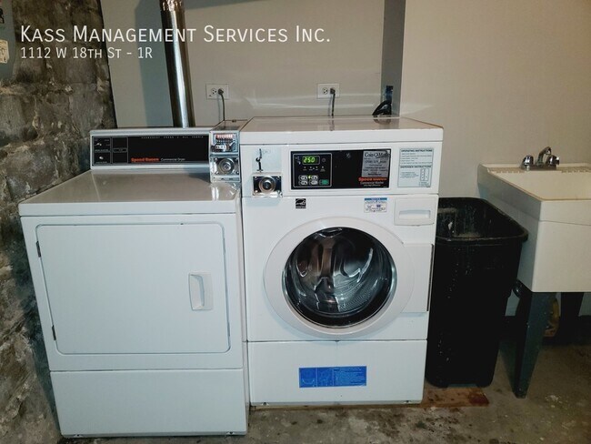 Building Photo - 1112 W 18th St