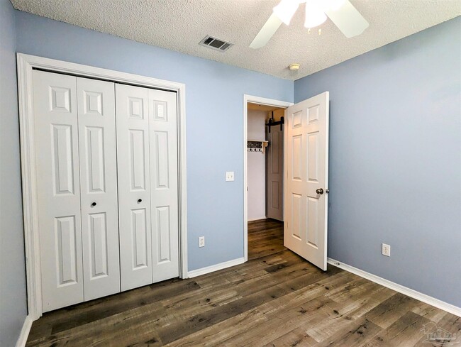 Building Photo - 2466 Redoubt Ave