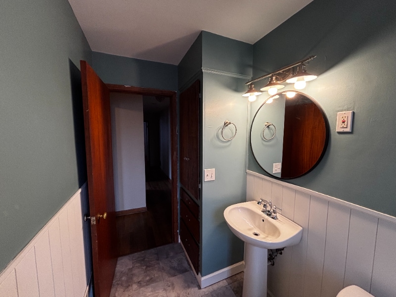 Building Photo - 1862 Kentwell Rd