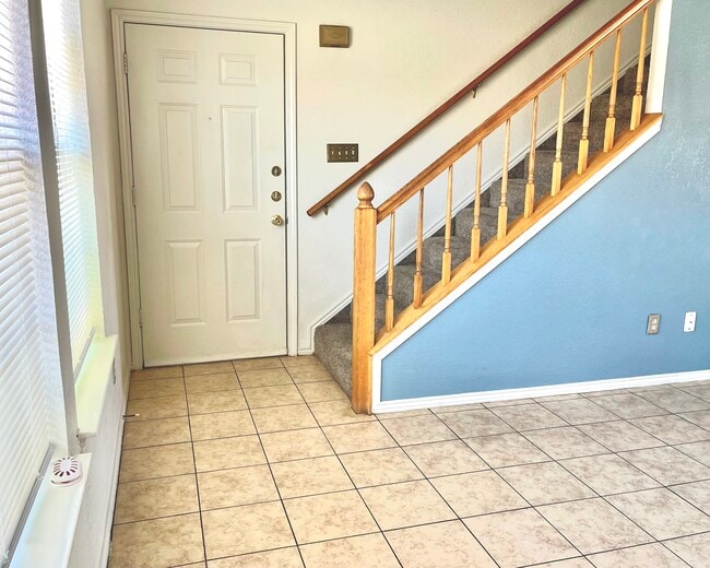 Building Photo - 5806 Redstone Dr