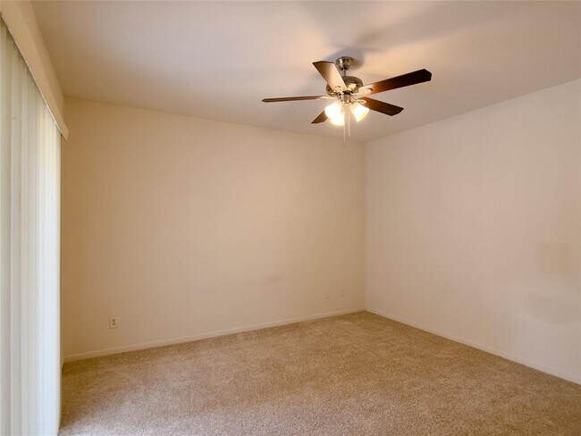 Building Photo - 6500 Harbor Town Dr