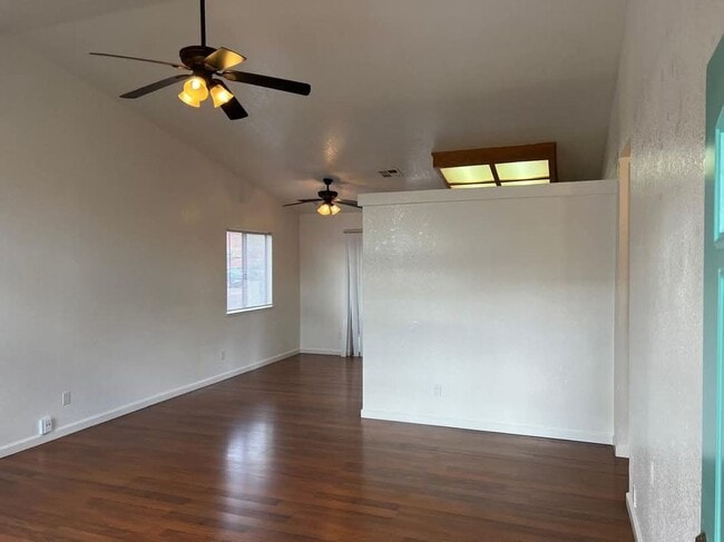 Building Photo - 3301 Jamestown Dr