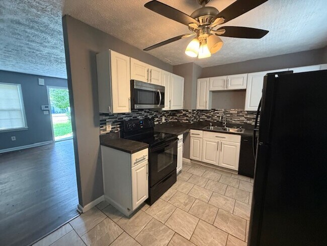Building Photo - 2879 Argyle Dr NW