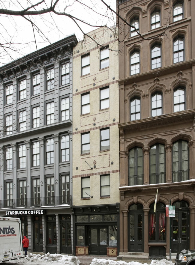 Building Photo - Merchant's Row