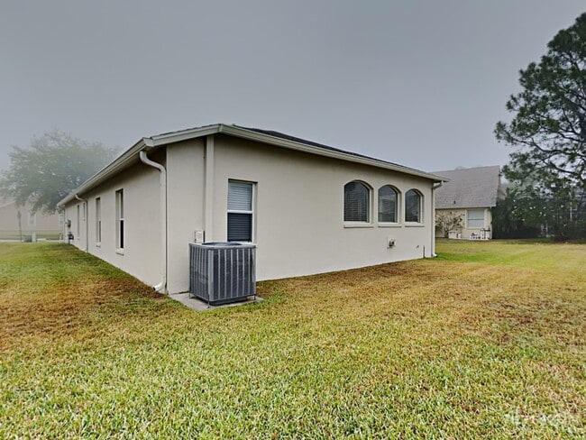 Building Photo - 19126 Wind Dancer St