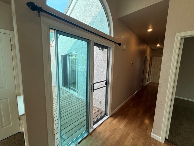 Building Photo - 900 Bluewater Dr