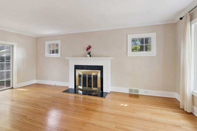 Building Photo - 244 Rose Terrace