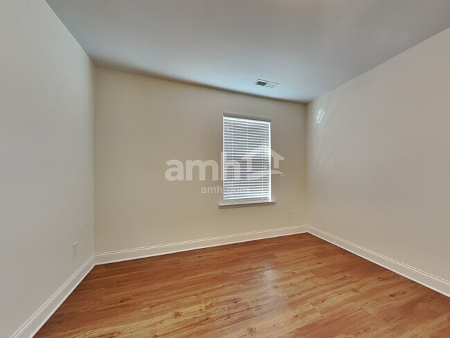 Building Photo - 6835 Thistle Down Dr