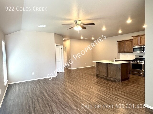 Building Photo - 922 Coles Creek