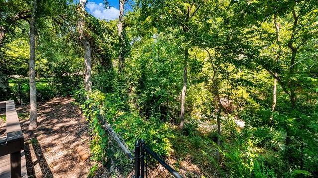 Building Photo - 1202 Quail Hollow Dr