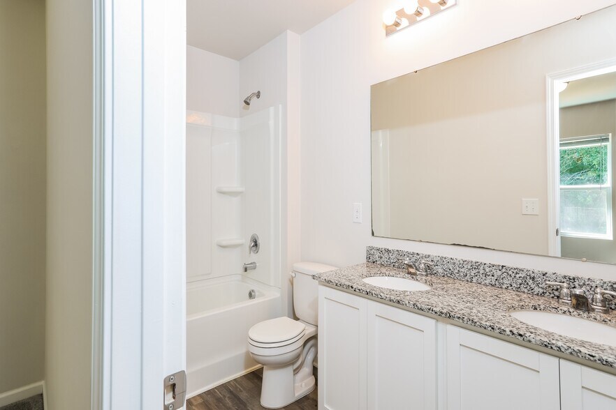 Building Photo - 208 Saddle Brooke Trce