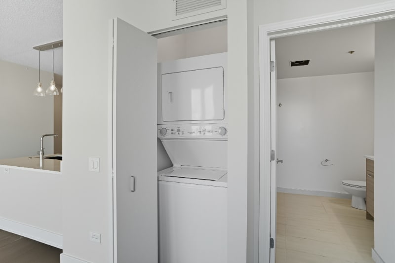 Building Photo - 279 N Canal St