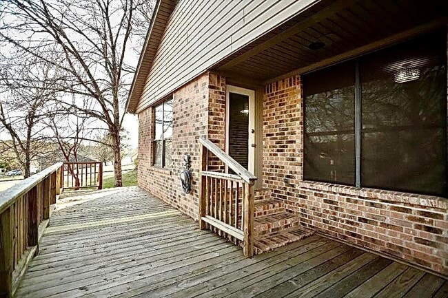 Building Photo - 16 Golf Vw Mnr