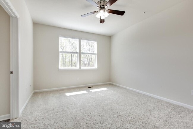 Building Photo - 3117 Laurel Hl Rd