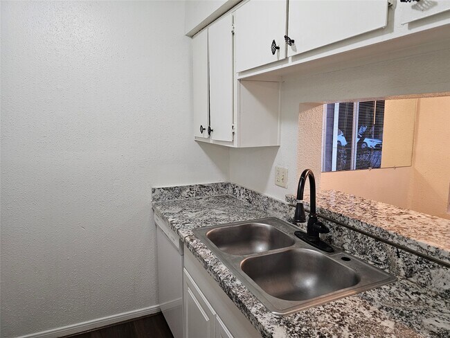 Building Photo - 12647 Ashford Meadow Dr