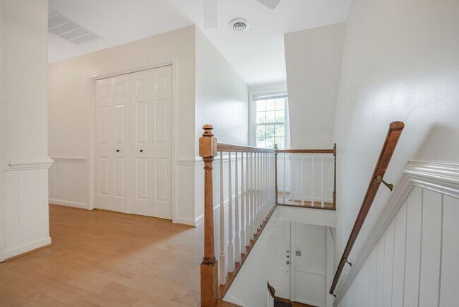 Building Photo - 94 Cleremont Dr