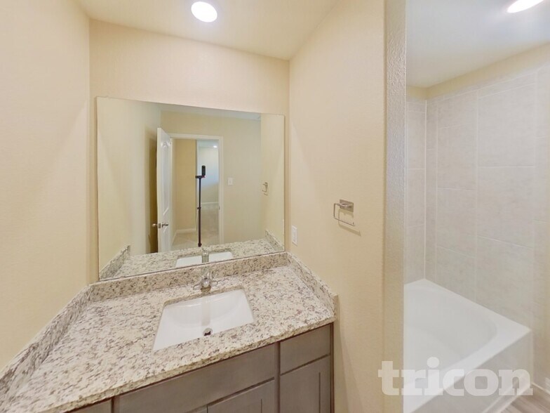 Building Photo - 2263 Cashmere Way