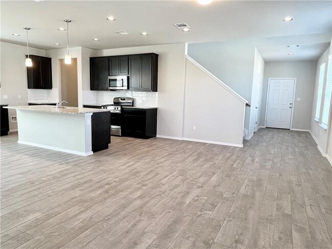 Building Photo - 208 Living Reef Dr