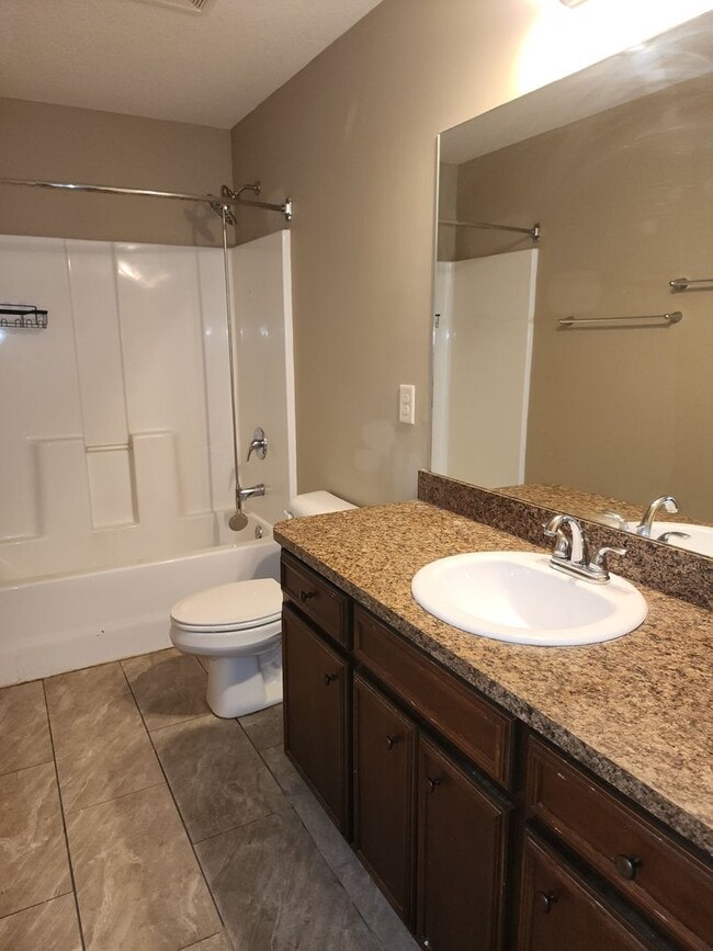 Building Photo - LOVELY TWO STORY W/ 5 BEDS, 3 FULL BATHS. ...