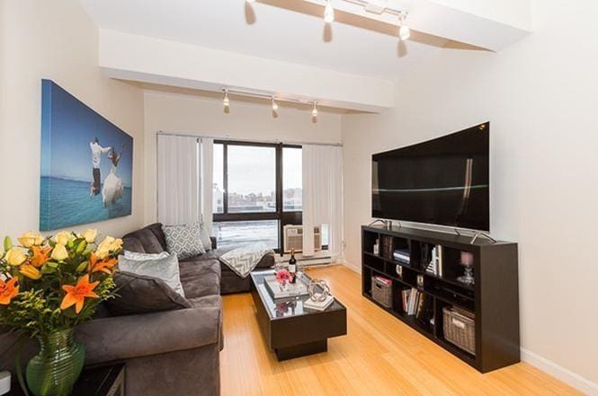 Building Photo - 12 Stoneholm St