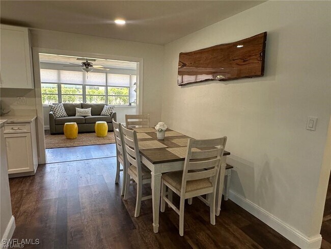 Building Photo - 723 Sabur Ct