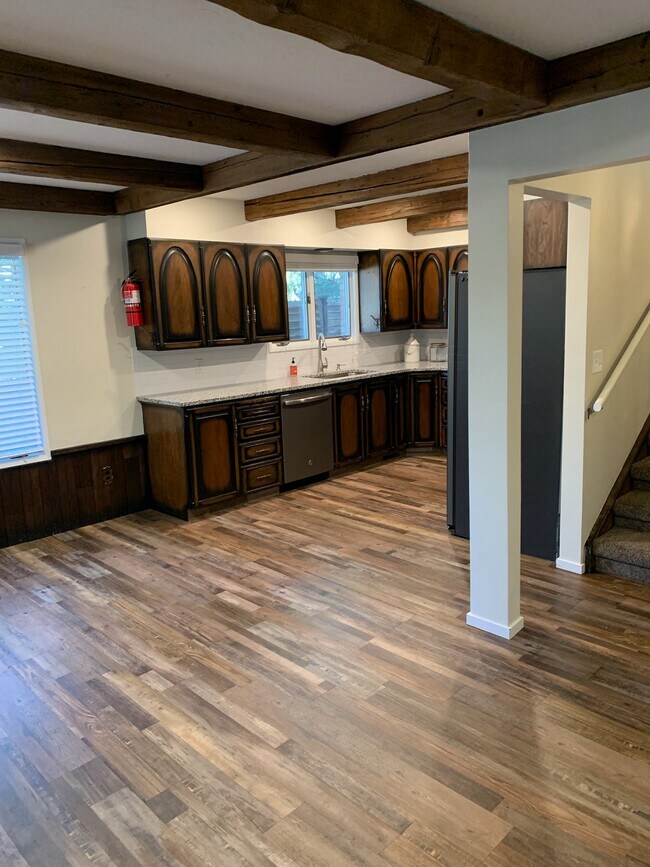Kitchen + Dinning - 325 Harvard Ave