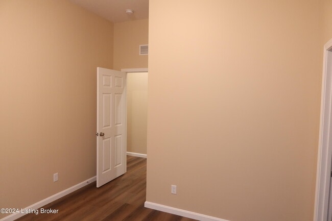 Building Photo - 112 Peonia Rd