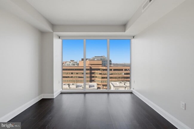 Building Photo - 925 N Fairfax St