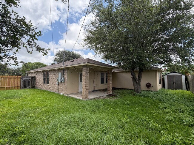 Building Photo - 6629 Kodiak Dr