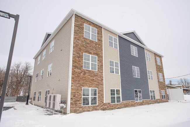 Building Photo - 491 Campbell Ave