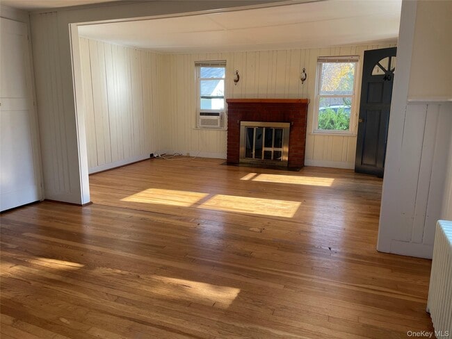 Building Photo - 40 W Garden St