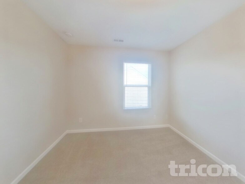 Building Photo - 1048 Silverberry St