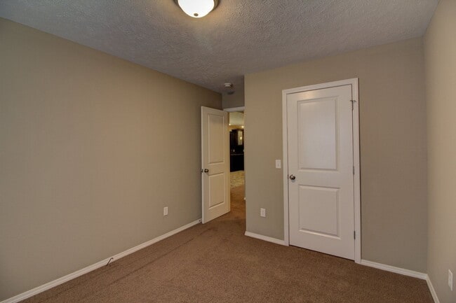 Building Photo - 3 Bedroom, 2 Bathroom in Nixa!