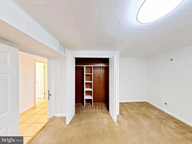 Building Photo - 1012 Loxford Terrace