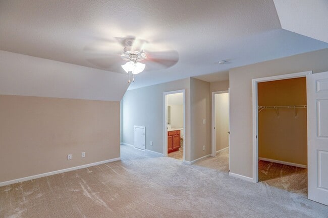 Building Photo - 2108 Pleasant View Dr