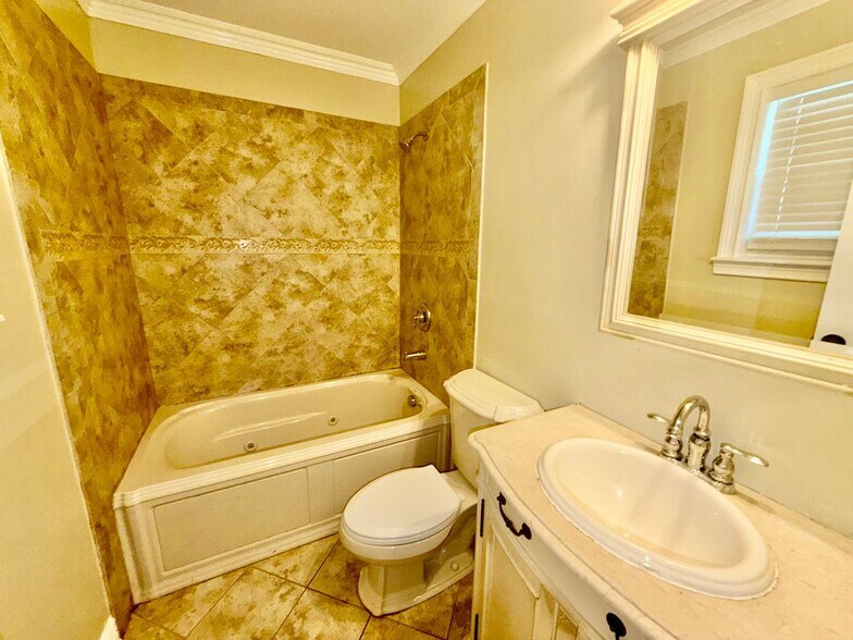 Building Photo - 5173 Mt Rushmore Dr