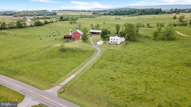 Building Photo - 5452 Middle Rd