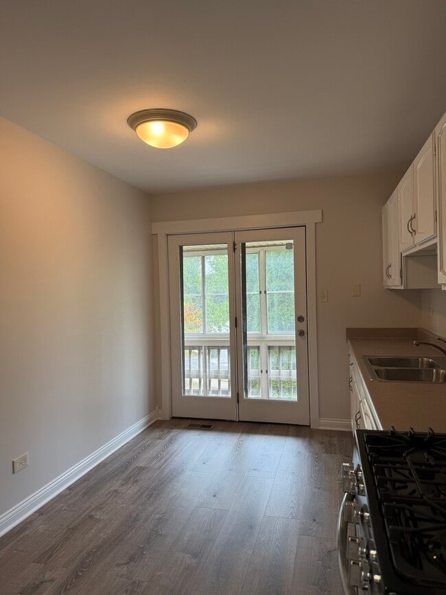 Building Photo - 9204 Drummond Dr