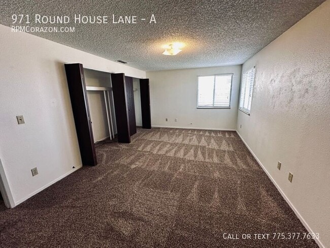 Building Photo - 971 Round House Ln