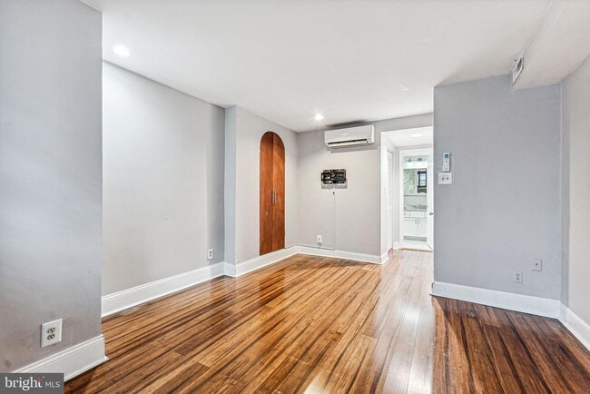 Building Photo - 1747 18th St NW
