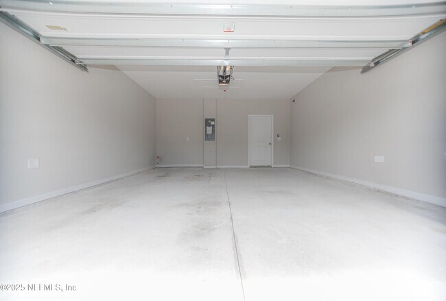 Building Photo - 432 Pine Bluff Dr