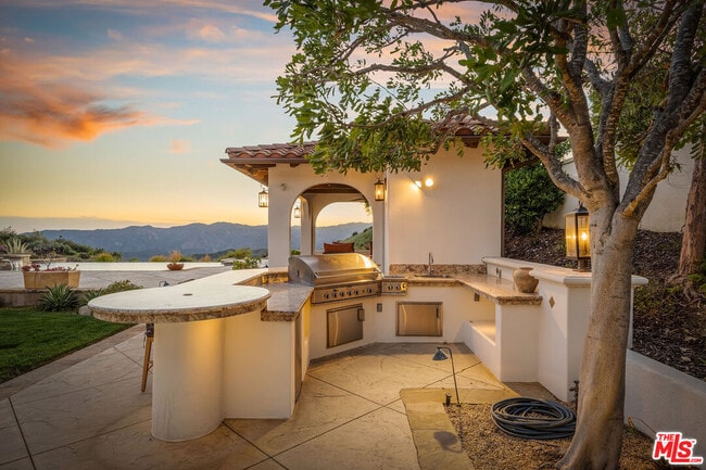 Building Photo - 25420 Prado De Azul