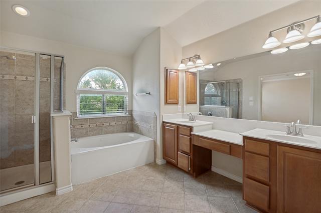 Building Photo - 5996 Clearwater Dr