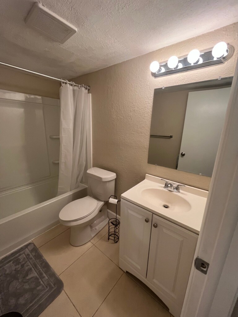 Building Photo - 5221 Bayshore Blvd