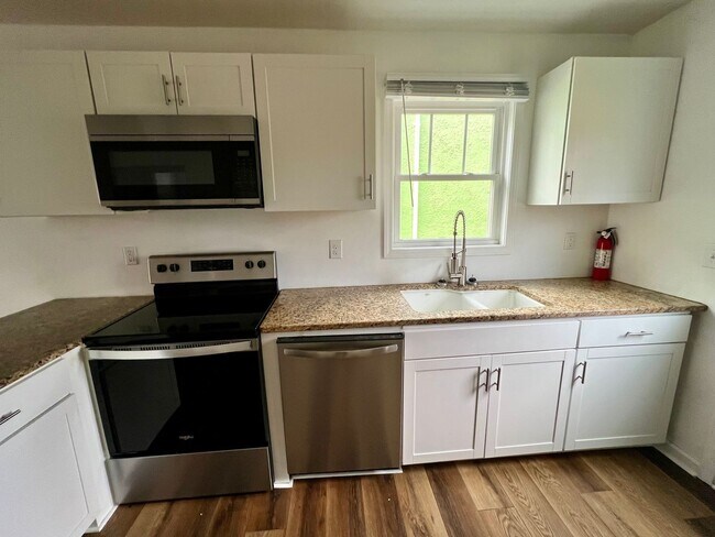 Building Photo - Charming 2-Bedroom Newly built home – Convenient Roanoke Location