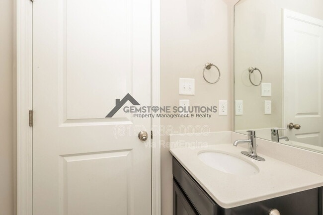 Building Photo - 345 Kara Ln