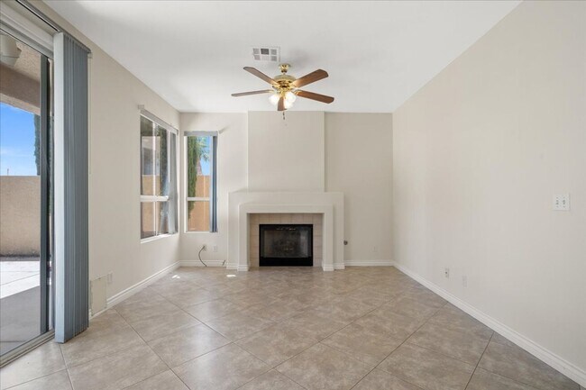 Building Photo - Spacious 4 Bd, 3 bth with in Summerlin with Beautiful Backyard and Bonus Space