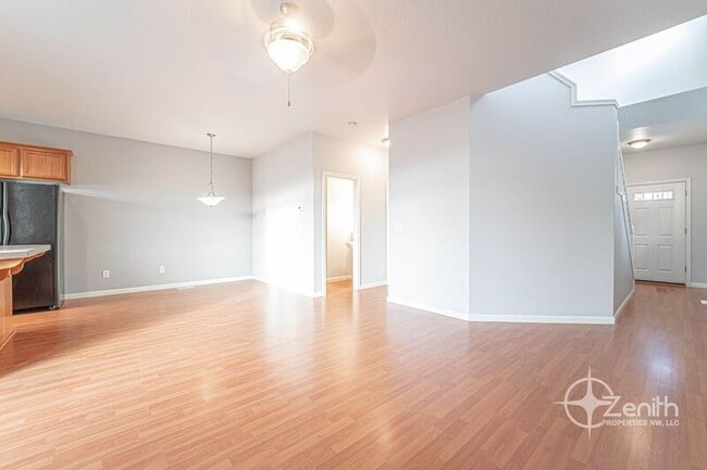 Building Photo - 8014 NE 35th Ave