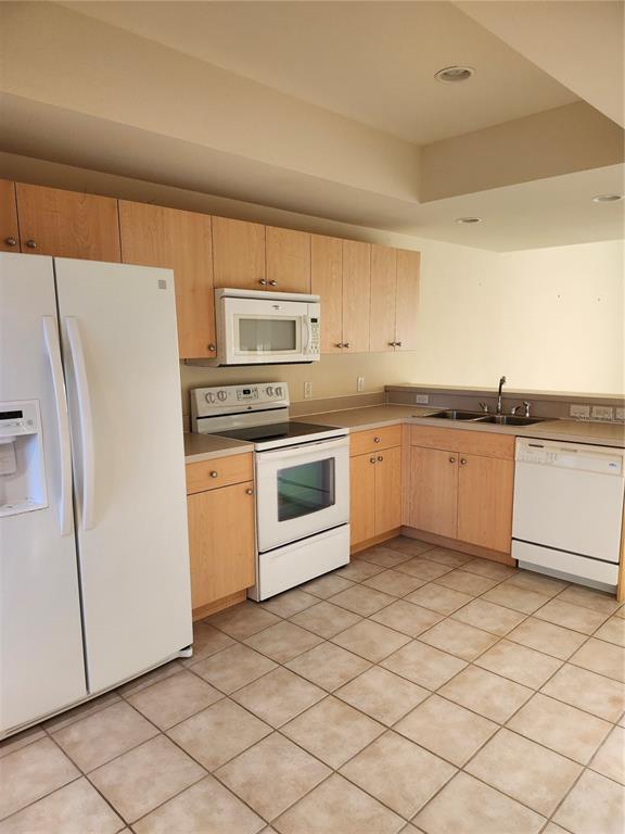 Building Photo - 1216 Rio De Janeiro Ave